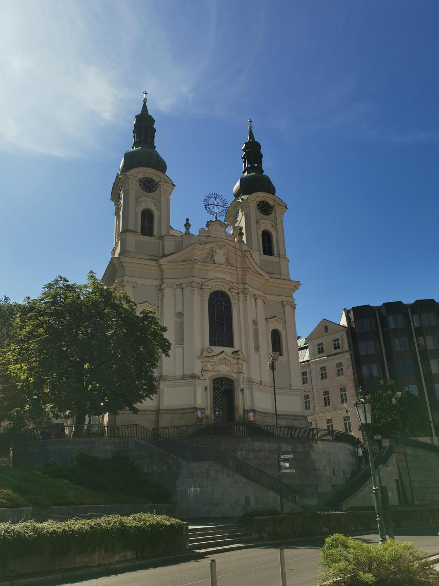 Ubytovani Ester - Utulny Byt V Lazenskem Centru Karlovych Varu Se Zahradkou Apartment Karlovy Vary Exterior photo